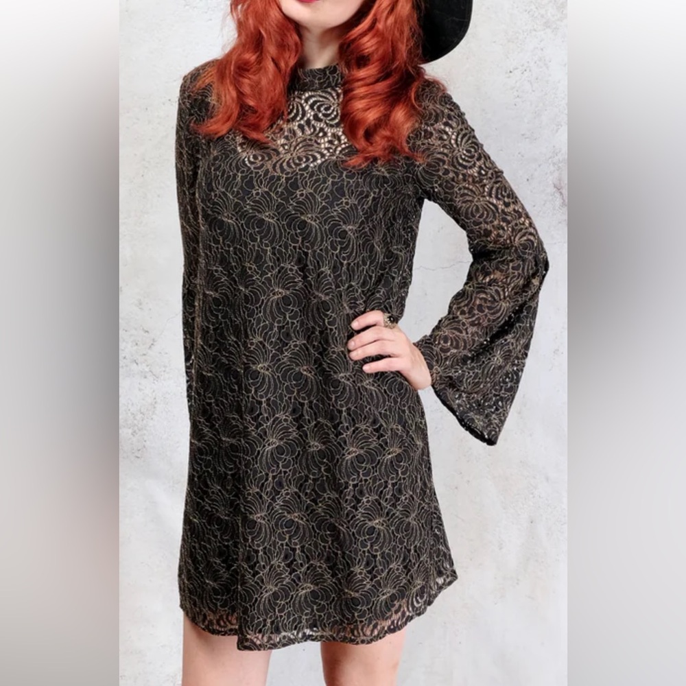 BCBGeneration NWT black and fold lace mini dress size smalls size small